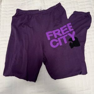 Freecity Sweatpants Size Medium NWT